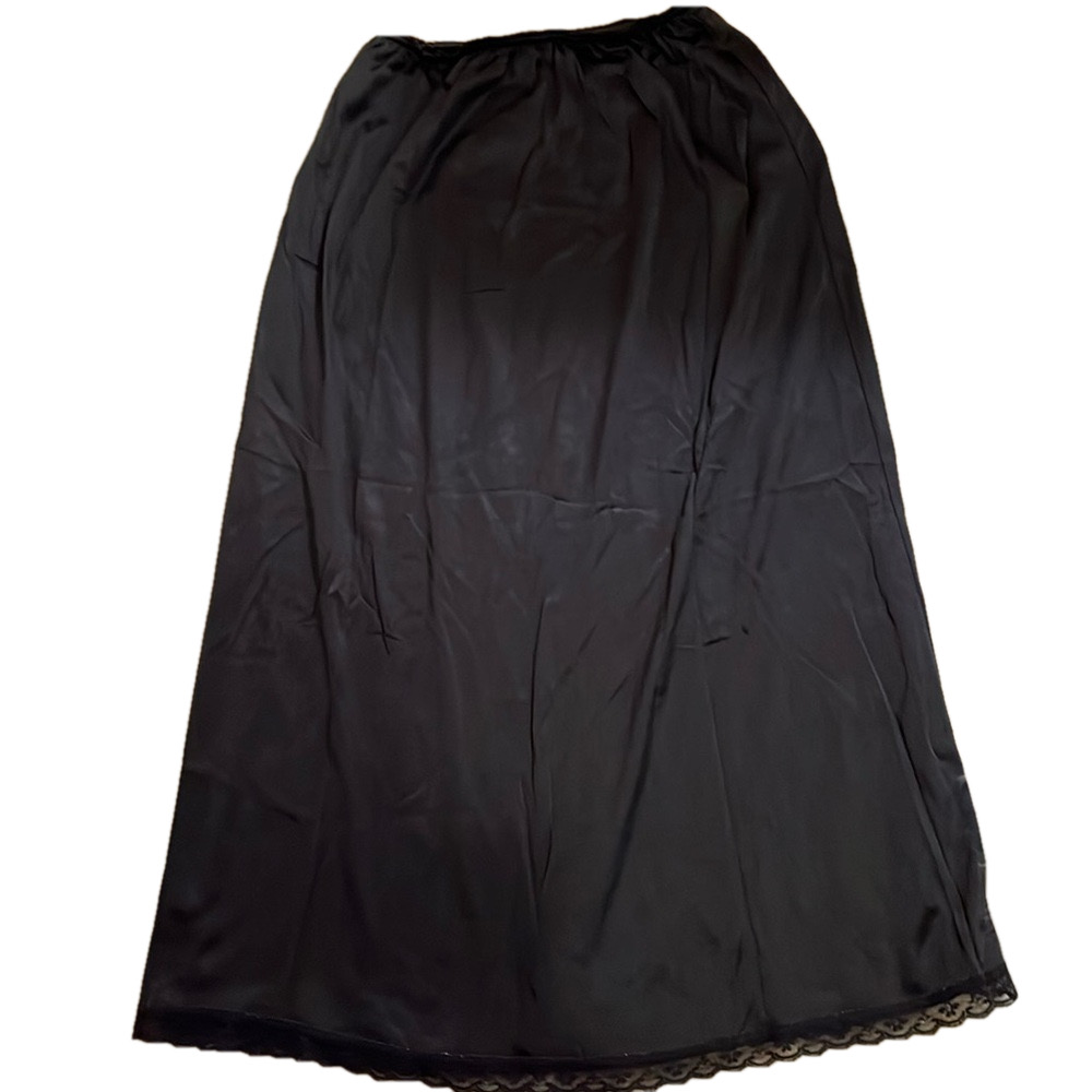 Vintage black Warners perfect measure half slip size small